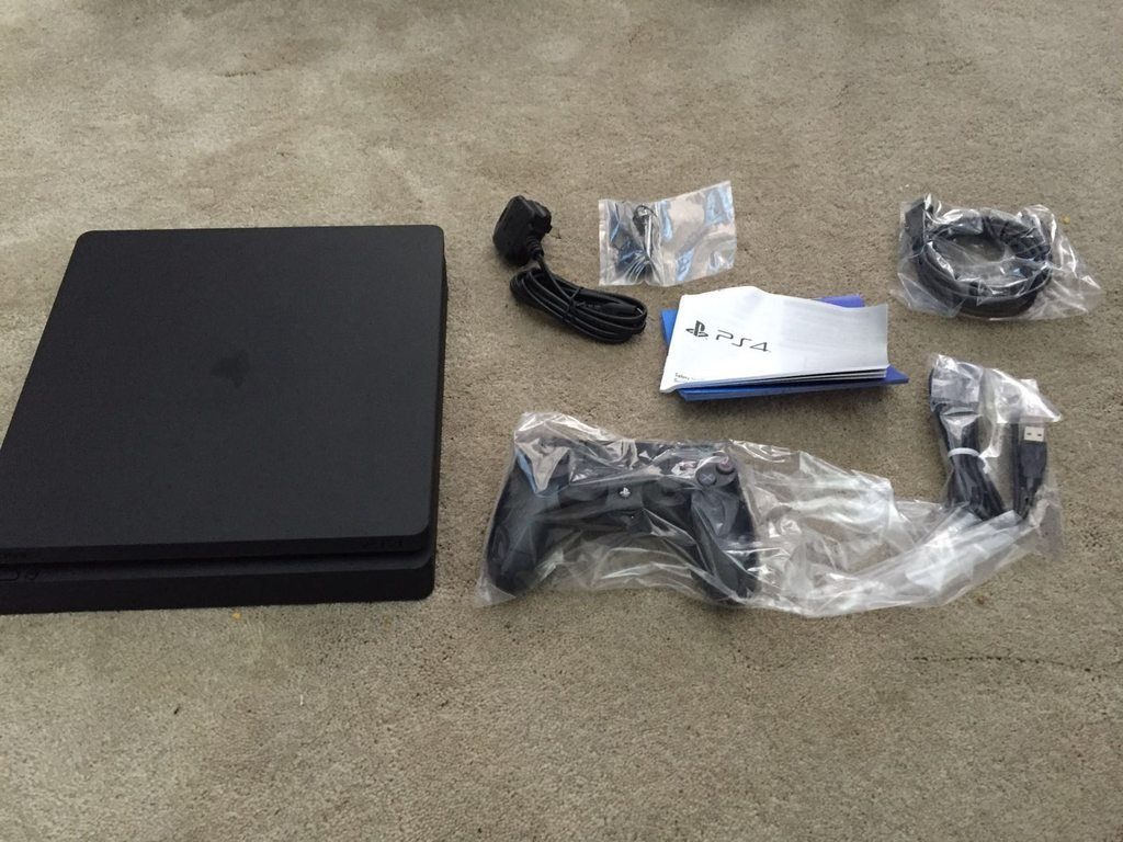 PlayStation 4 Slim 2