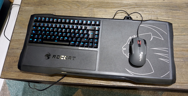 Roccat Sova (1)