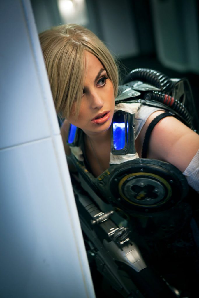 meagan-marie-gears-of-war-cosplay-10