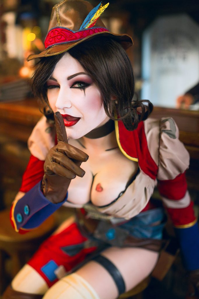 Mad Moxxi Cosplay (10)
