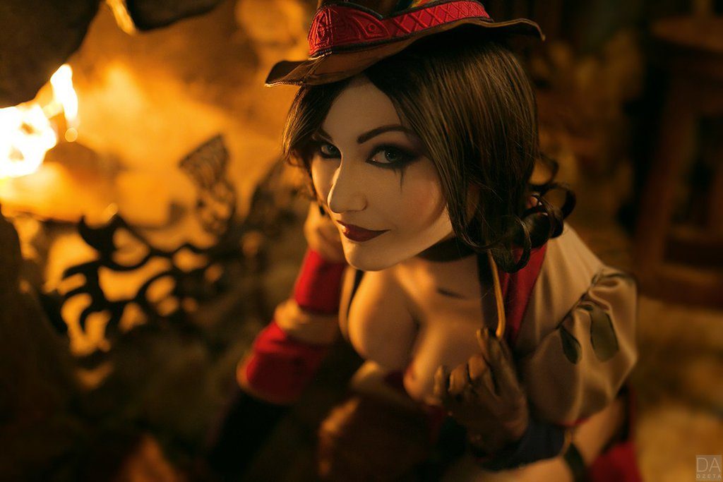 Mad Moxxi Cosplay (12)