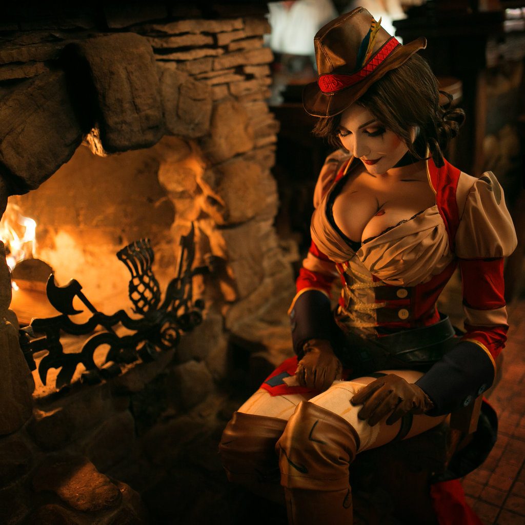 Mad Moxxi Cosplay (14)