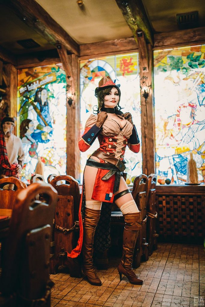 Mad Moxxi Cosplay (5)
