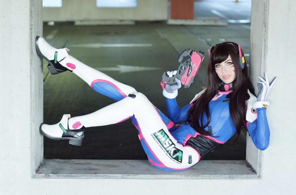 Σούπερ παιχνιδιάρικο D.Va cosplay από την Megan Coffey!